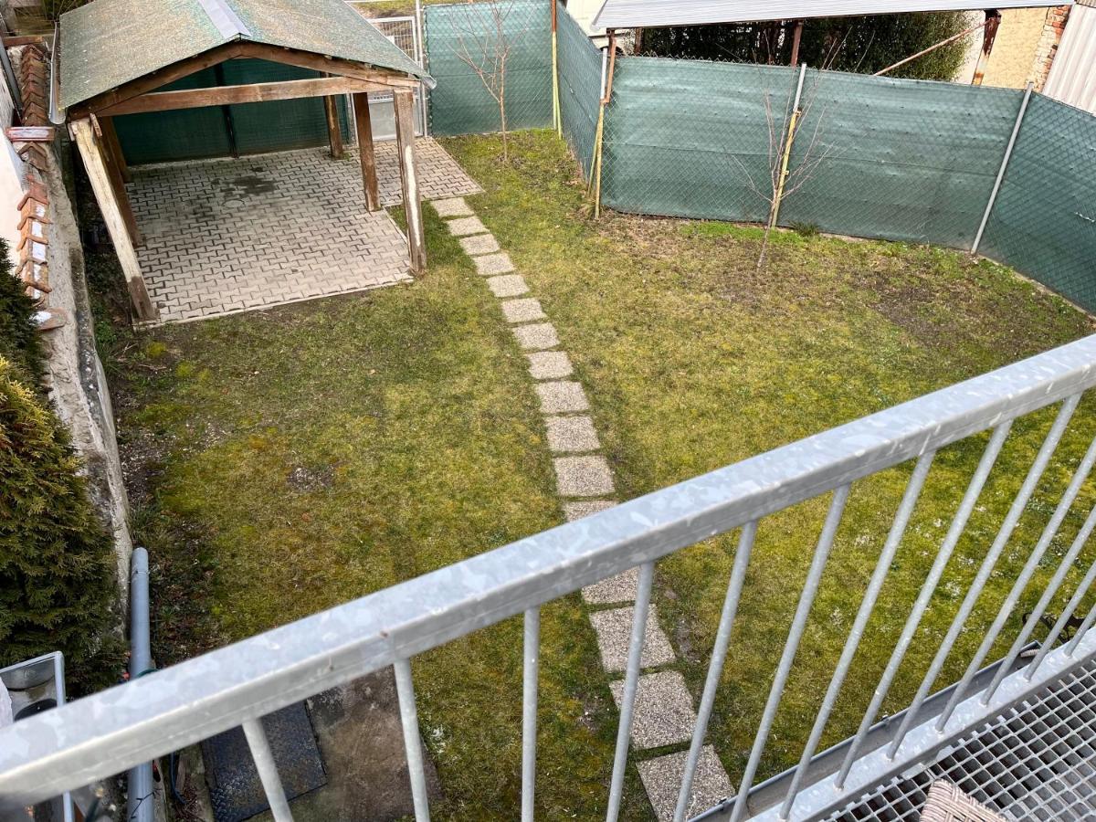 Rabbit Apartman Mosonmagyarovar Ngoại thất bức ảnh