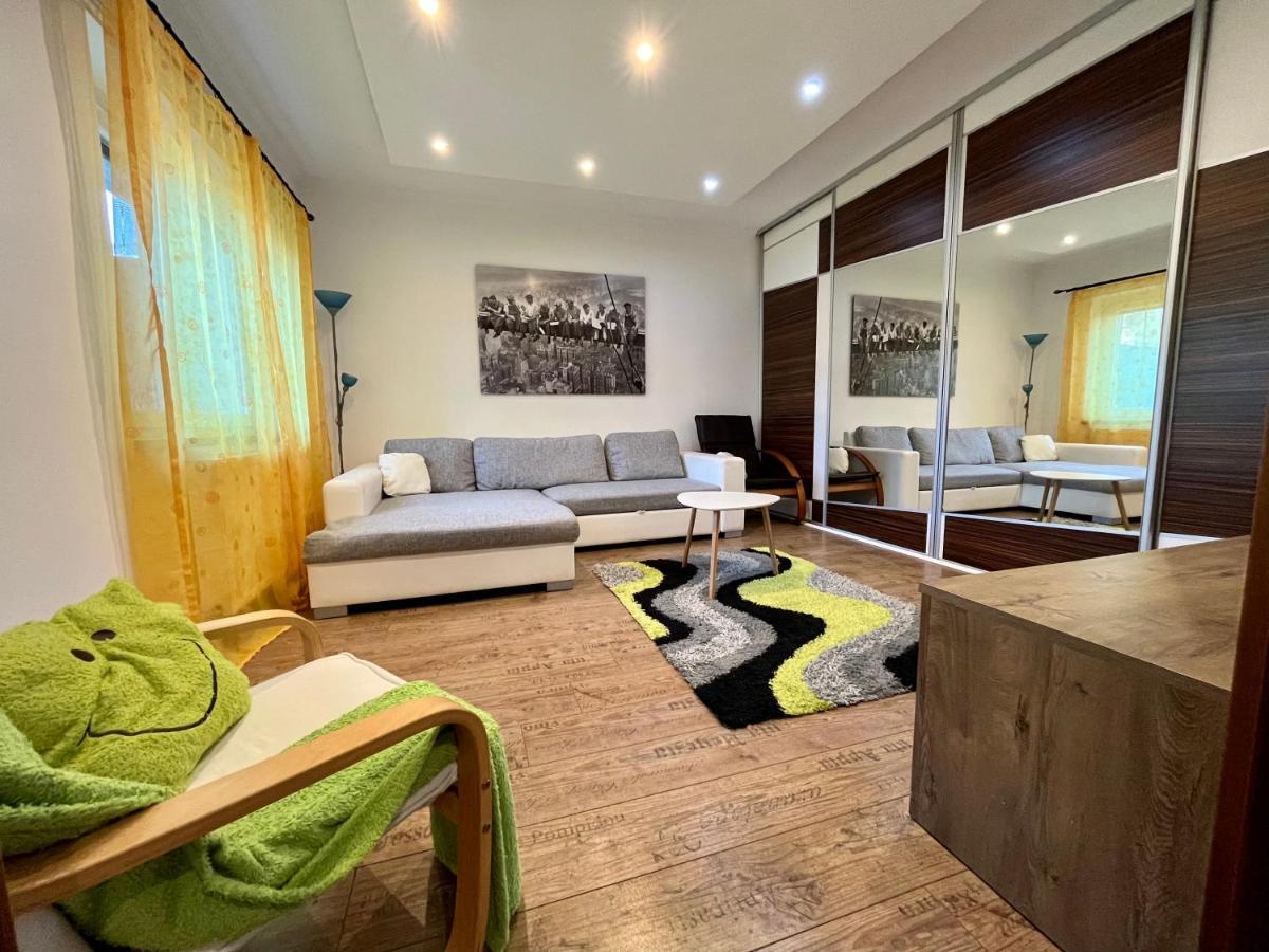 Rabbit Apartman Mosonmagyarovar Ngoại thất bức ảnh