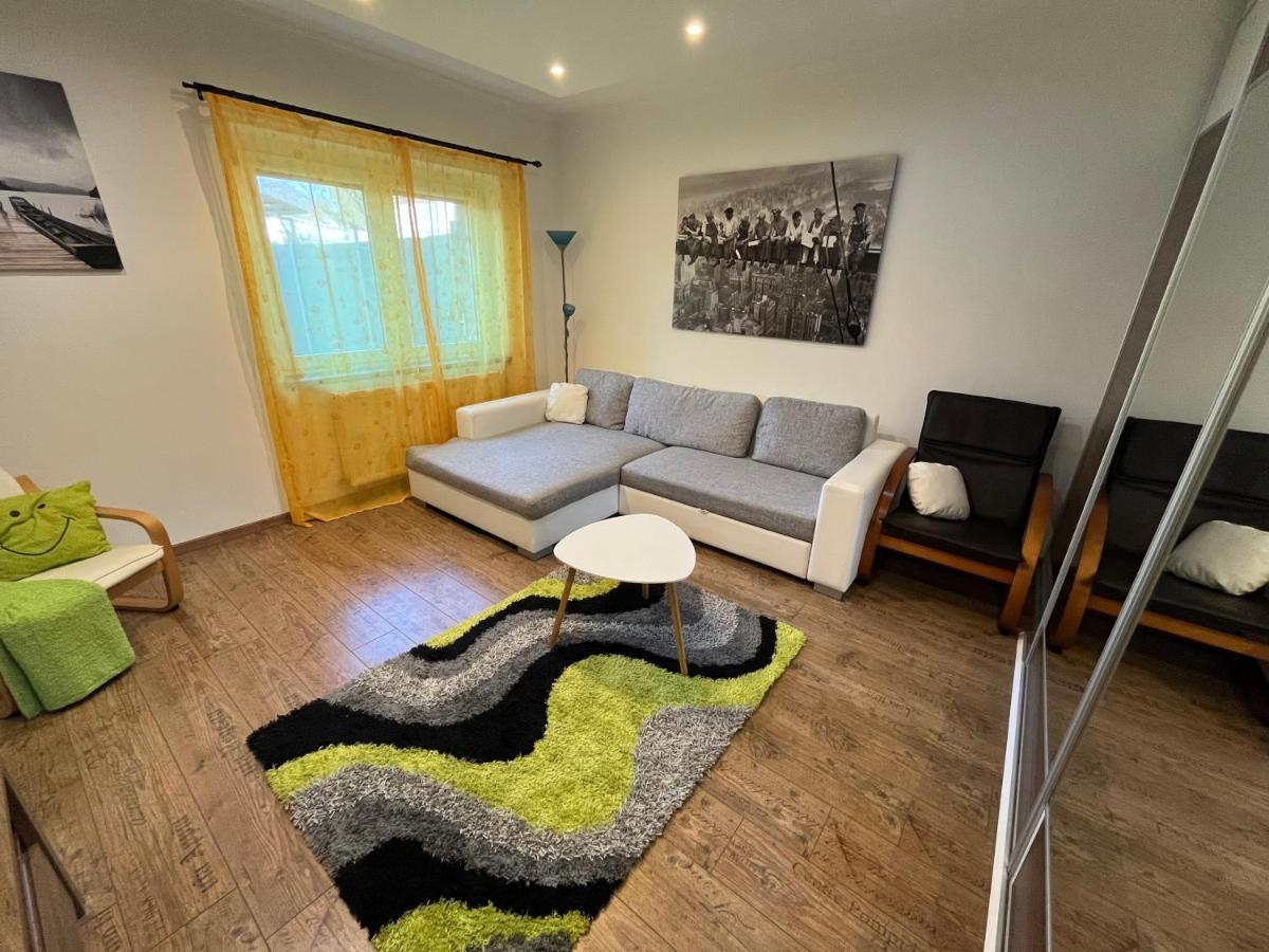Rabbit Apartman Mosonmagyarovar Ngoại thất bức ảnh