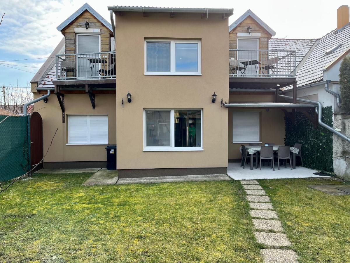 Rabbit Apartman Mosonmagyarovar Ngoại thất bức ảnh
