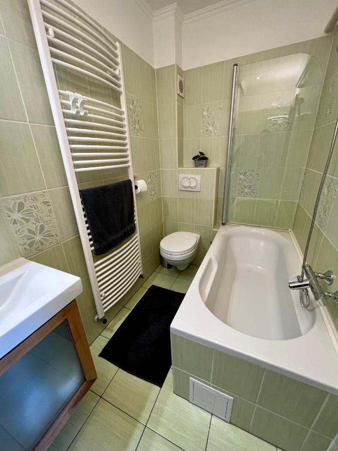 Rabbit Apartman Mosonmagyarovar Ngoại thất bức ảnh