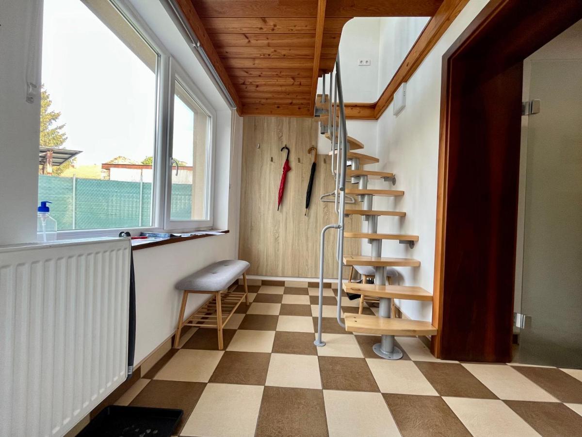Rabbit Apartman Mosonmagyarovar Ngoại thất bức ảnh